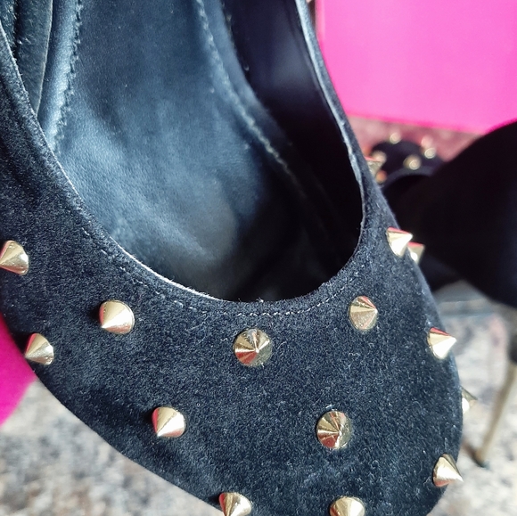 Black Shoedazzle Spiked Heels - Picture 7 of 10